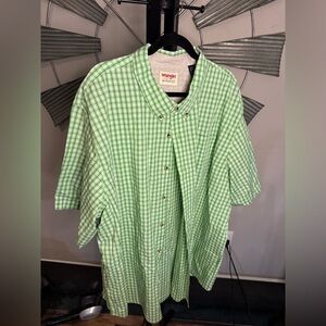 Wrangler men’s short sleeve button down